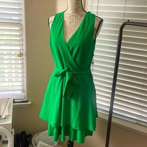 BNWT green tiered dress by Laundry